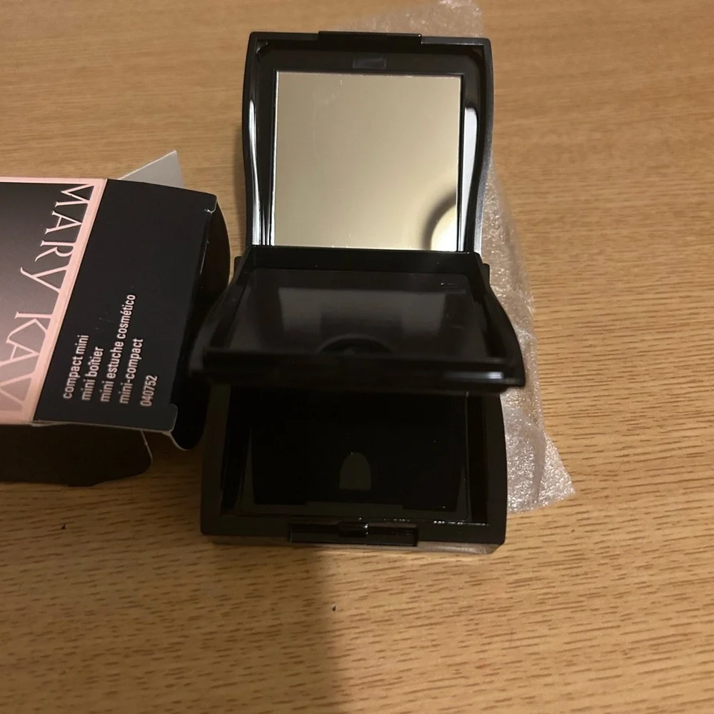 Mary Kay Compact Mini